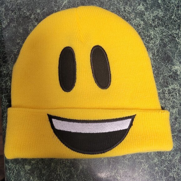 Children's Smiley Face Hat OS Fits Most - Picture 4 of 5